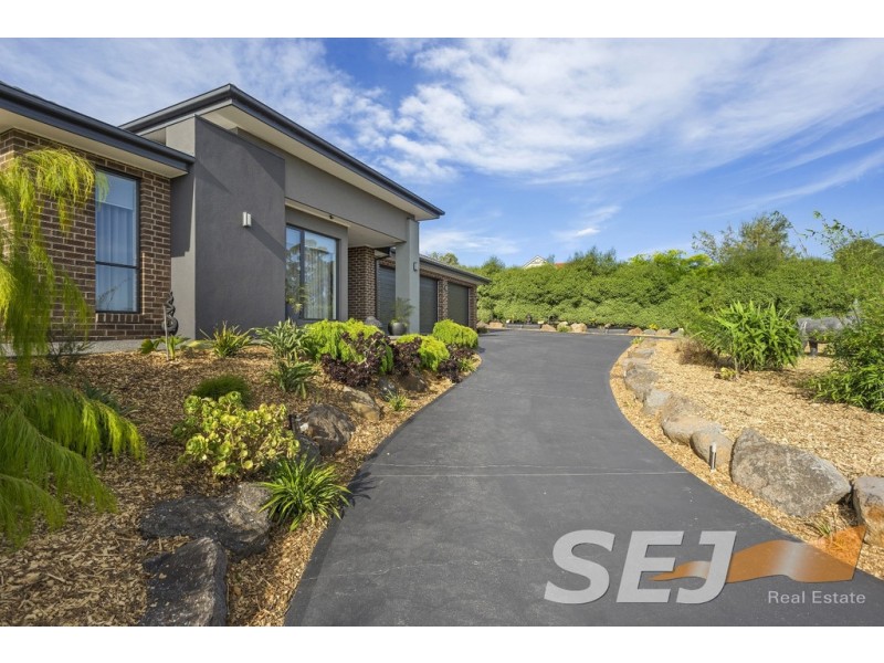 13 Golf View Court, Drouin VIC 3818