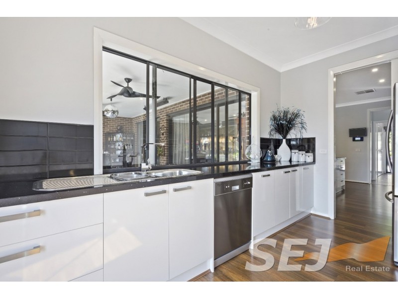 13 Golf View Court, Drouin VIC 3818