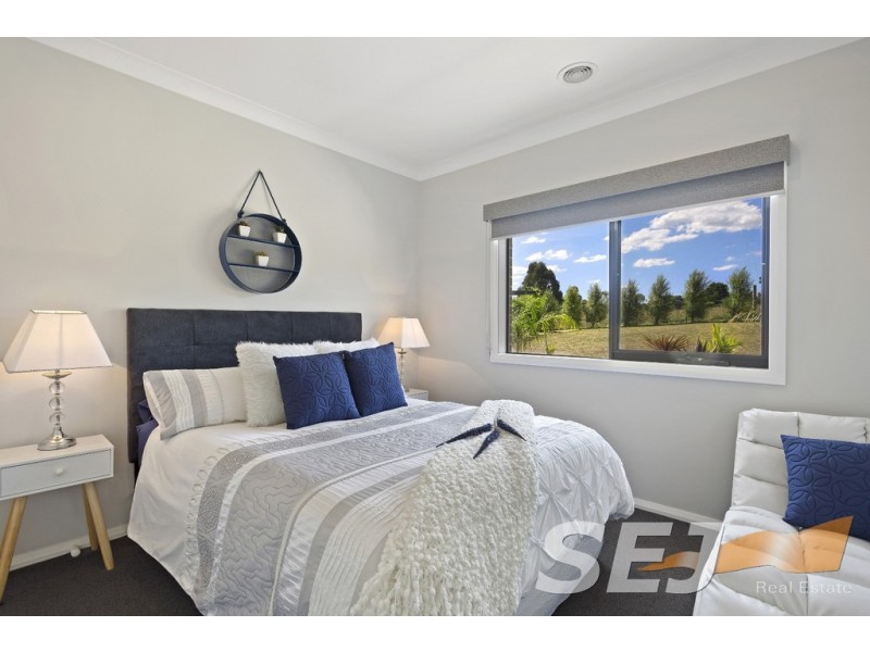 13 Golf View Court, Drouin VIC 3818