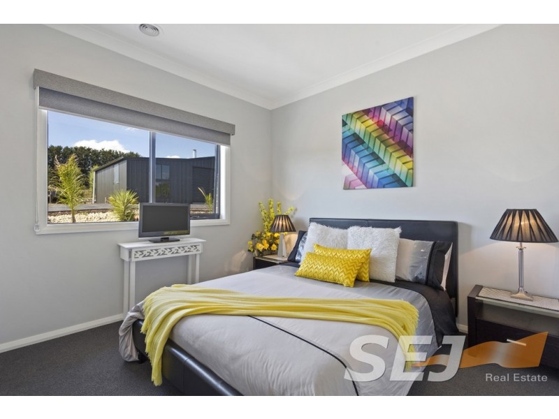 13 Golf View Court, Drouin VIC 3818