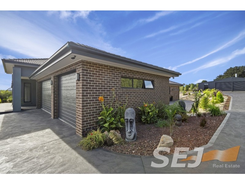 13 Golf View Court, Drouin VIC 3818
