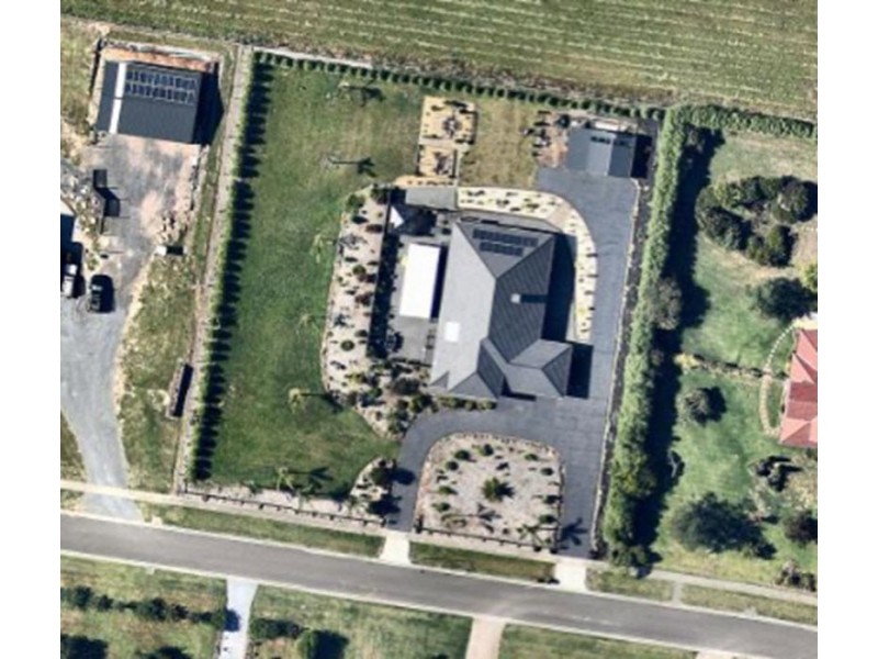 13 Golf View Court, Drouin VIC 3818