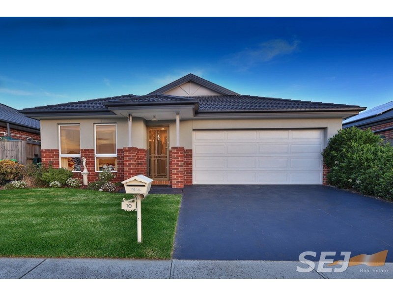 10 McGarvie Crescent, Pakenham VIC 3810