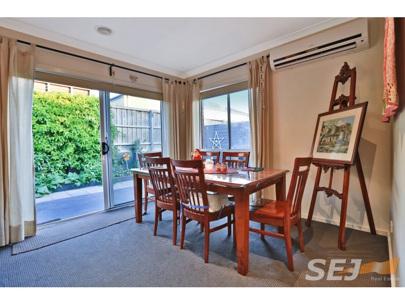 10 McGarvie Crescent, Pakenham VIC 3810