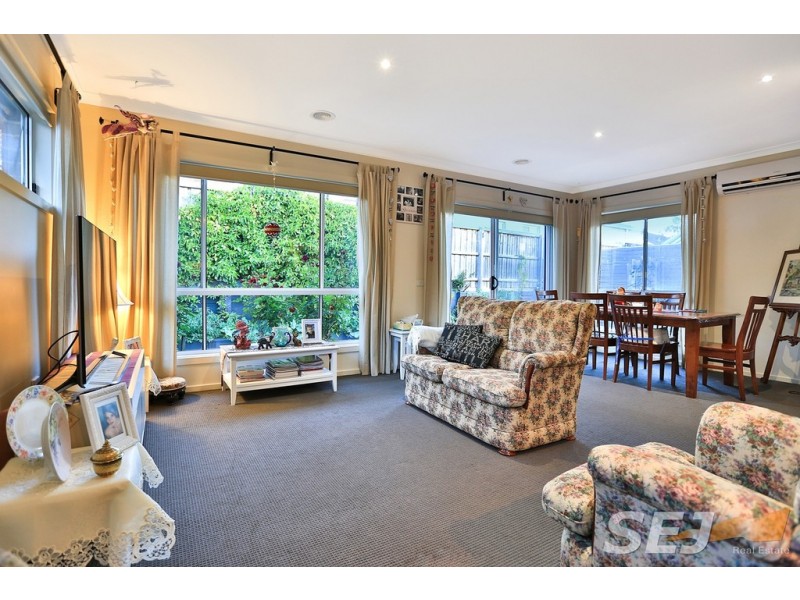 10 McGarvie Crescent, Pakenham VIC 3810