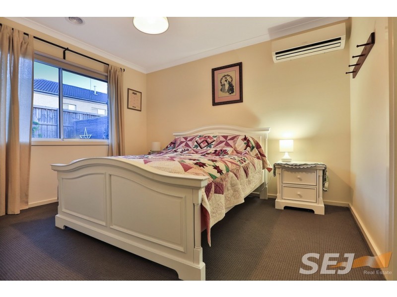 10 McGarvie Crescent, Pakenham VIC 3810