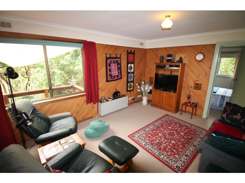 18 McGleads Rd, Foster VIC 3960