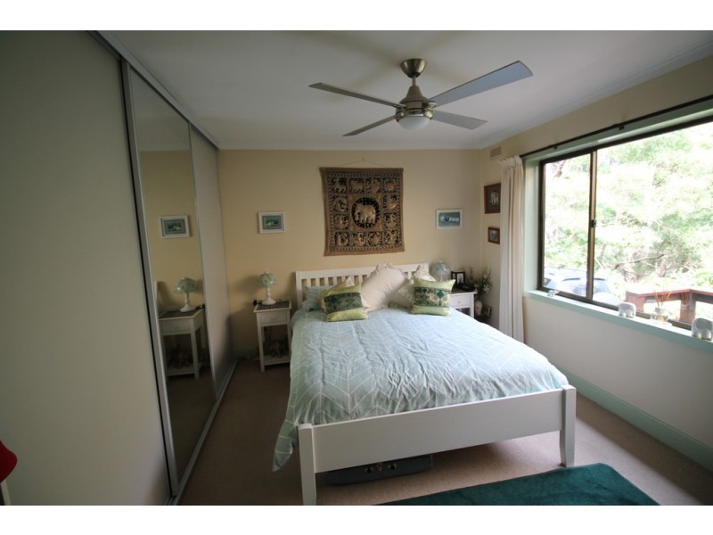 18 McGleads Rd, Foster VIC 3960