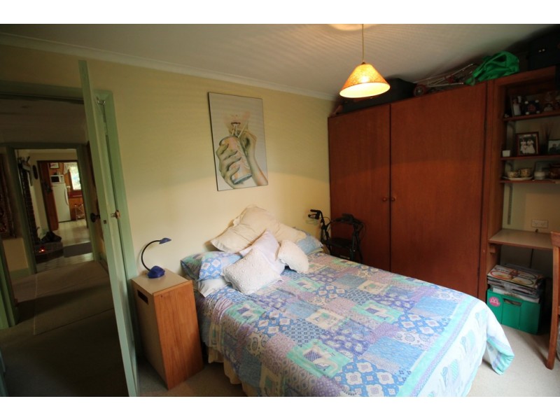 18 McGleads Rd, Foster VIC 3960