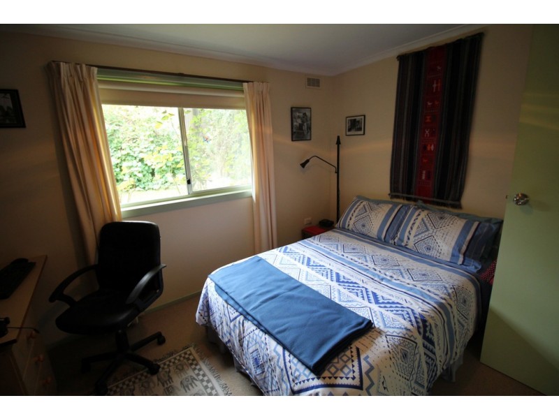 18 McGleads Rd, Foster VIC 3960