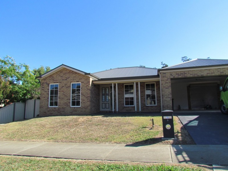 3 Valleyview Grove, Drouin VIC 3818