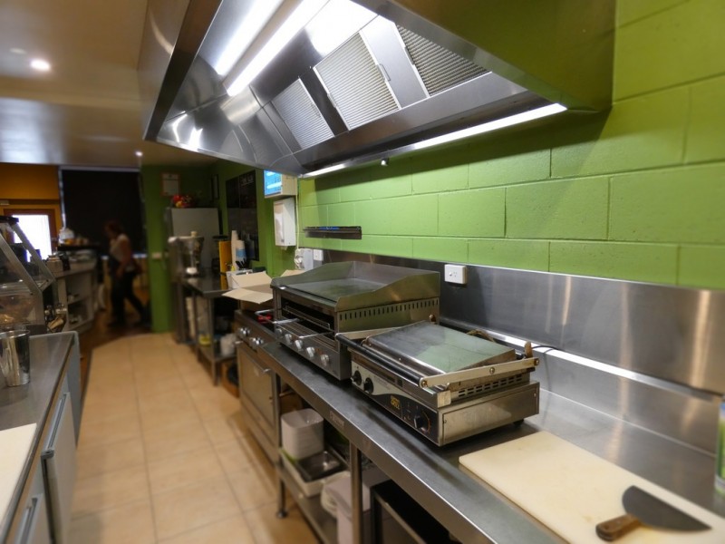 30 Main St, Foster VIC 3960