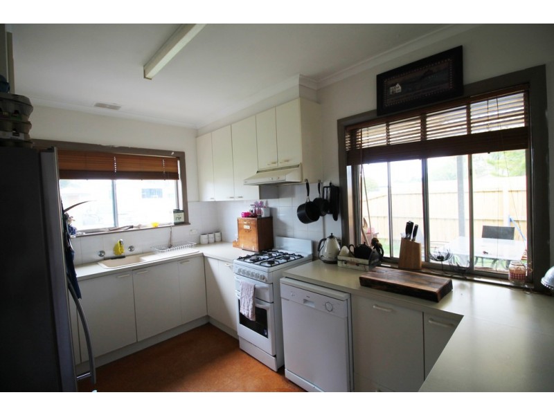 6 Saunders St, Welshpool VIC 3966