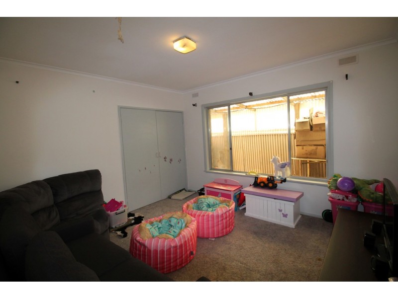 6 Saunders St, Welshpool VIC 3966