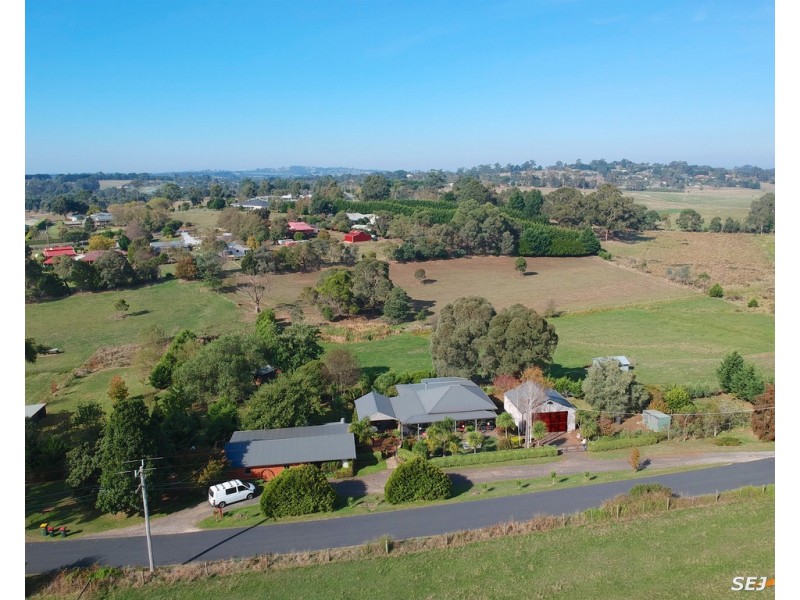 235 McGlones Road, Drouin VIC 3818