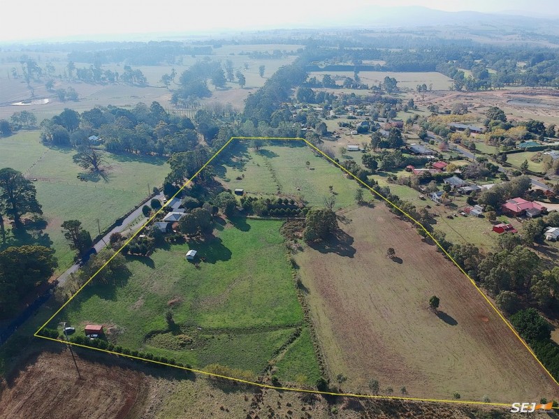 235 McGlones Road, Drouin VIC 3818
