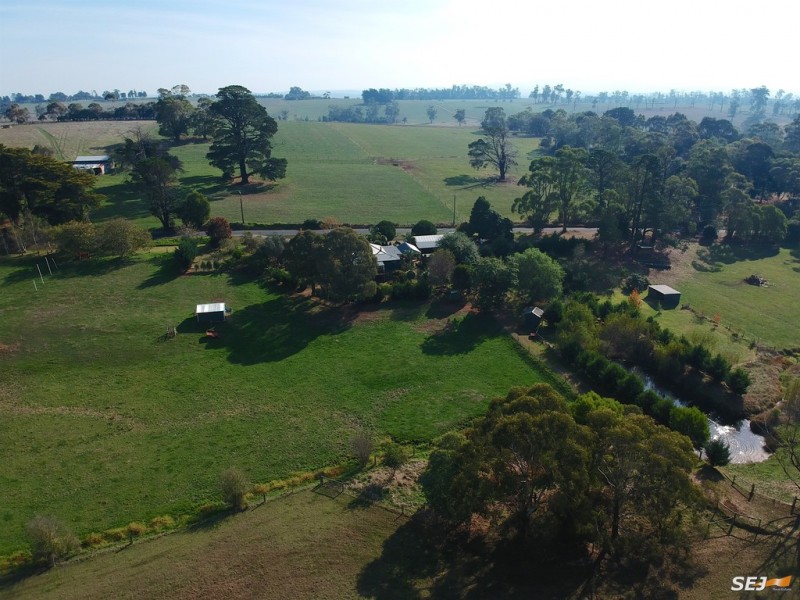 235 McGlones Road, Drouin VIC 3818