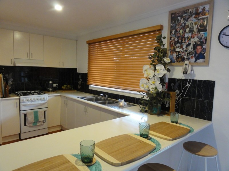 28 Wood Rd, Foster VIC 3960