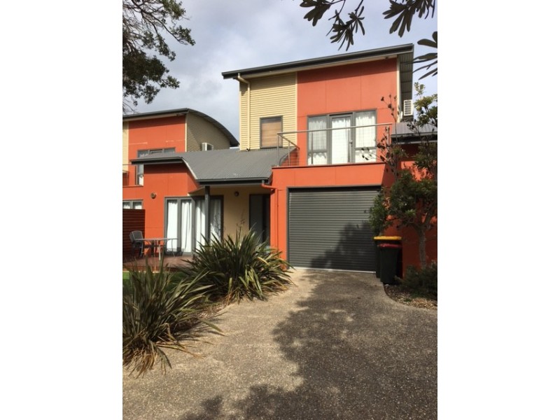 18 Ocean View Pde, Sandy Point VIC 3959