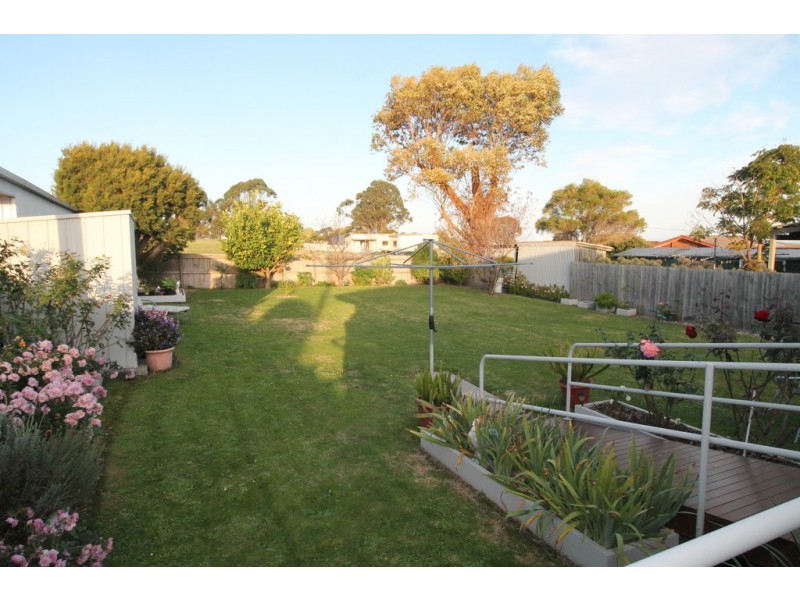 27 Cunningham St, Toora VIC 3962