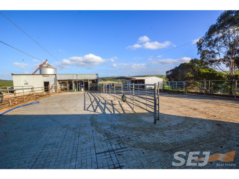245 DENHAMS ROAD, Hallston VIC 3953