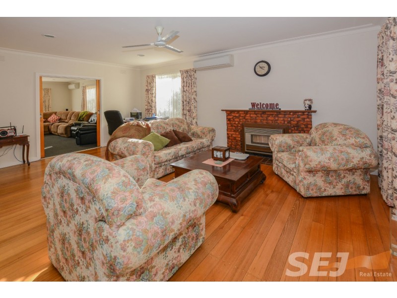 245 DENHAMS ROAD, Hallston VIC 3953