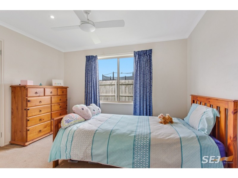 12 Amberley Drive, Pakenham VIC 3810