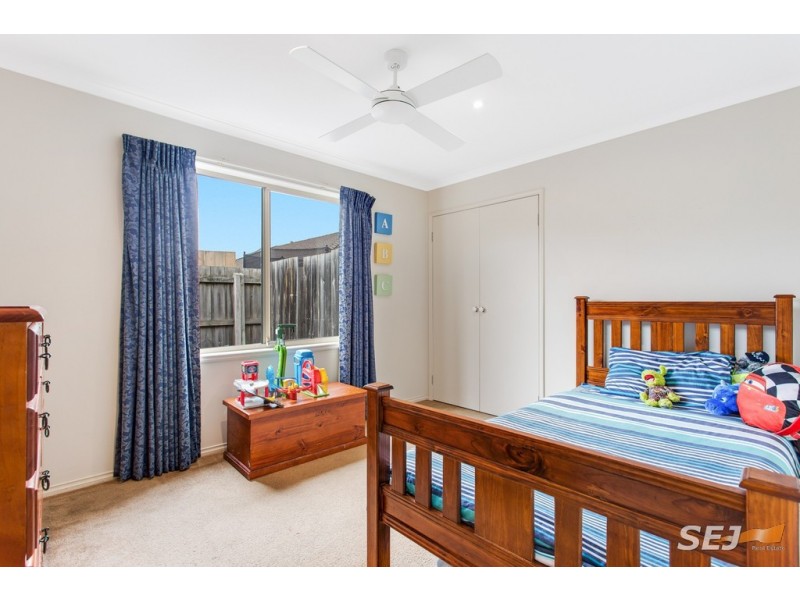 12 Amberley Drive, Pakenham VIC 3810