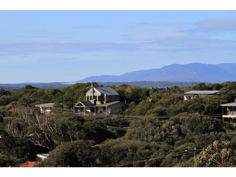 42 Oceanview Pde, Sandy Point VIC 3959