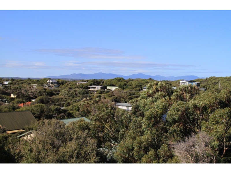42 Oceanview Pde, Sandy Point VIC 3959