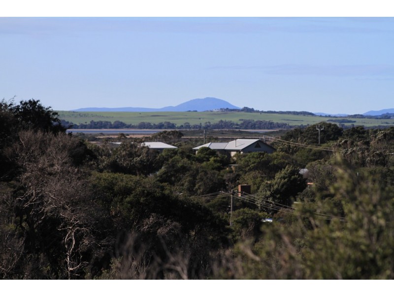 42 Oceanview Pde, Sandy Point VIC 3959
