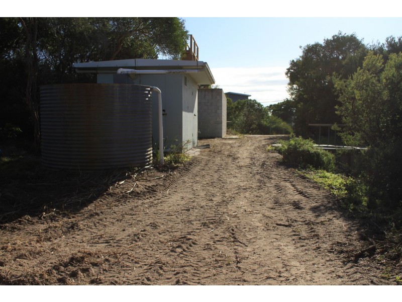 42 Oceanview Pde, Sandy Point VIC 3959