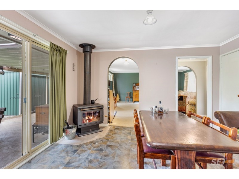 16 Forrest Street, Drouin VIC 3818