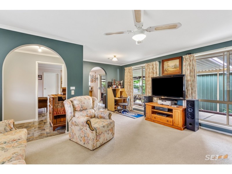 16 Forrest Street, Drouin VIC 3818