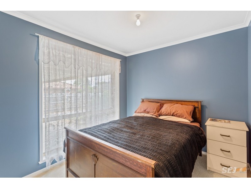 16 Forrest Street, Drouin VIC 3818