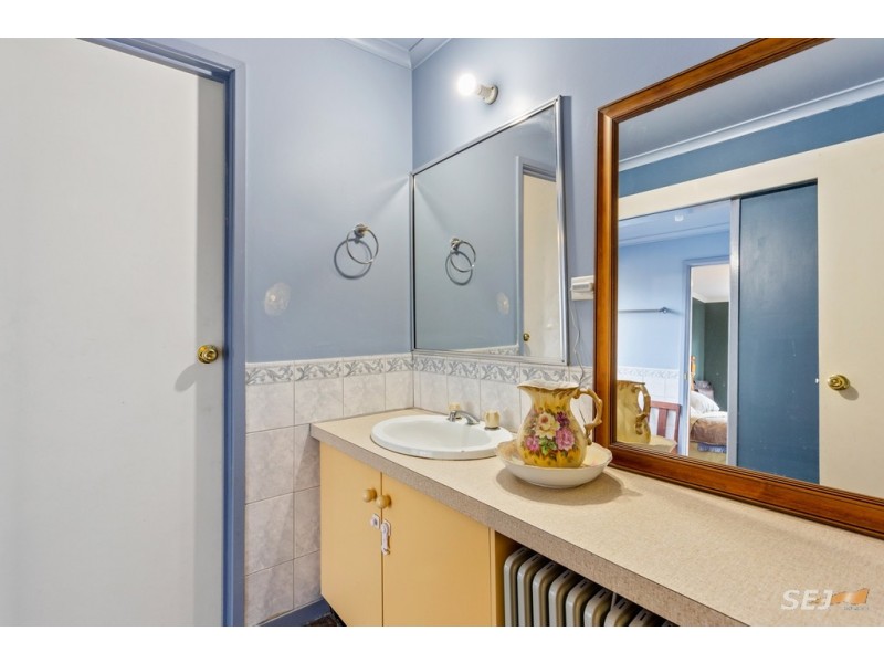 16 Forrest Street, Drouin VIC 3818