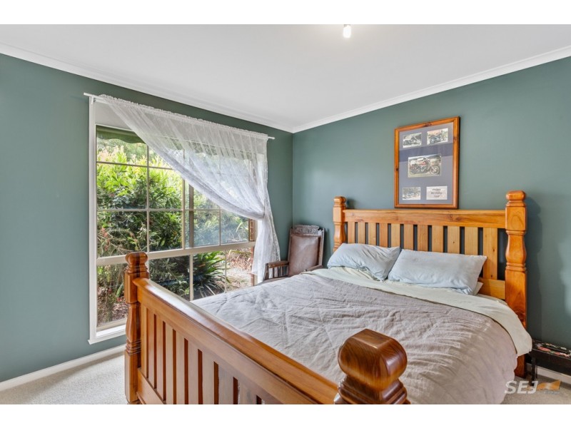 16 Forrest Street, Drouin VIC 3818