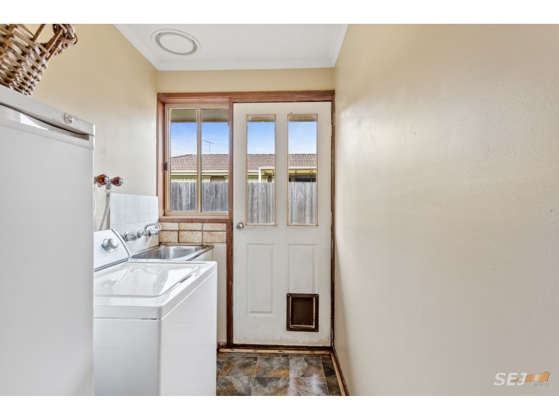 16 Forrest Street, Drouin VIC 3818