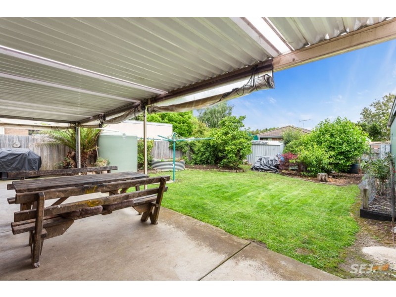 16 Forrest Street, Drouin VIC 3818