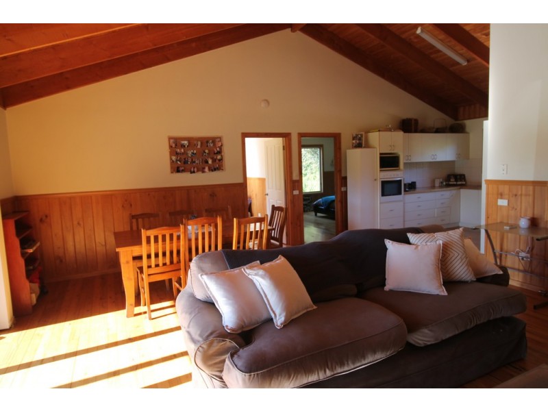 290 Black Swamp Rd, Foster VIC 3960