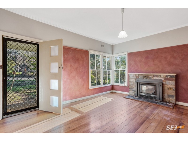 16 Centre Avenue, Warragul VIC 3820