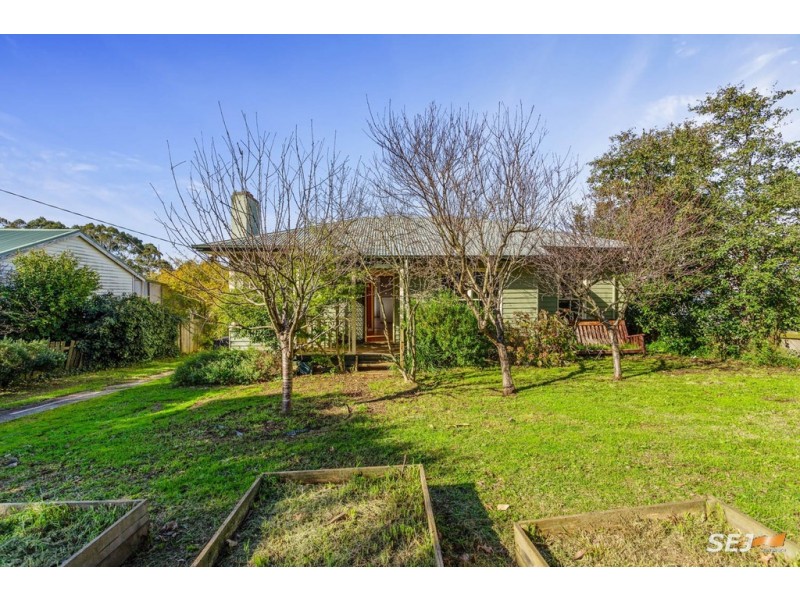 16 Centre Avenue, Warragul VIC 3820