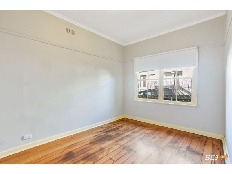 16 Centre Avenue, Warragul VIC 3820