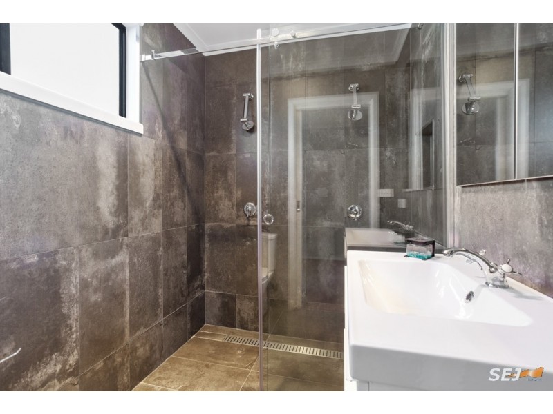 16 Centre Avenue, Warragul VIC 3820