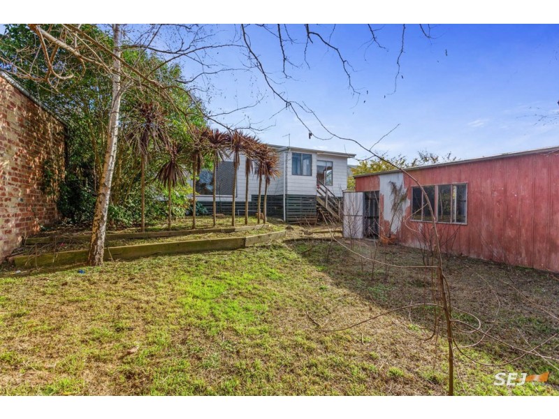 16 Centre Avenue, Warragul VIC 3820