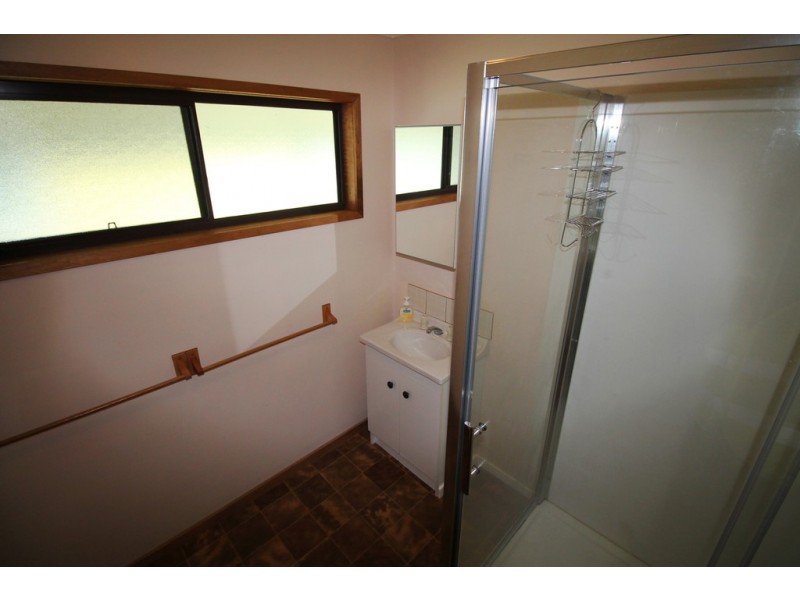 5 Ash Ave, Sandy Point VIC 3959