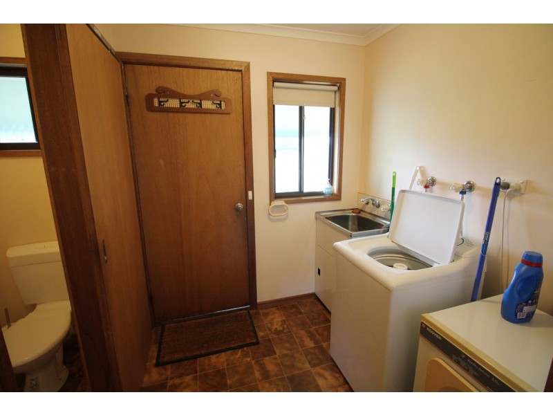 5 Ash Ave, Sandy Point VIC 3959