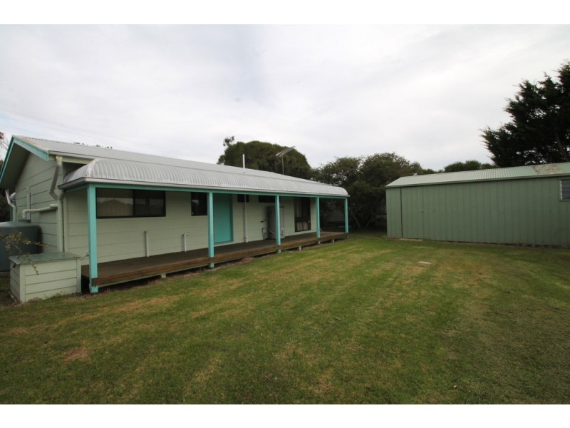 5 Ash Ave, Sandy Point VIC 3959