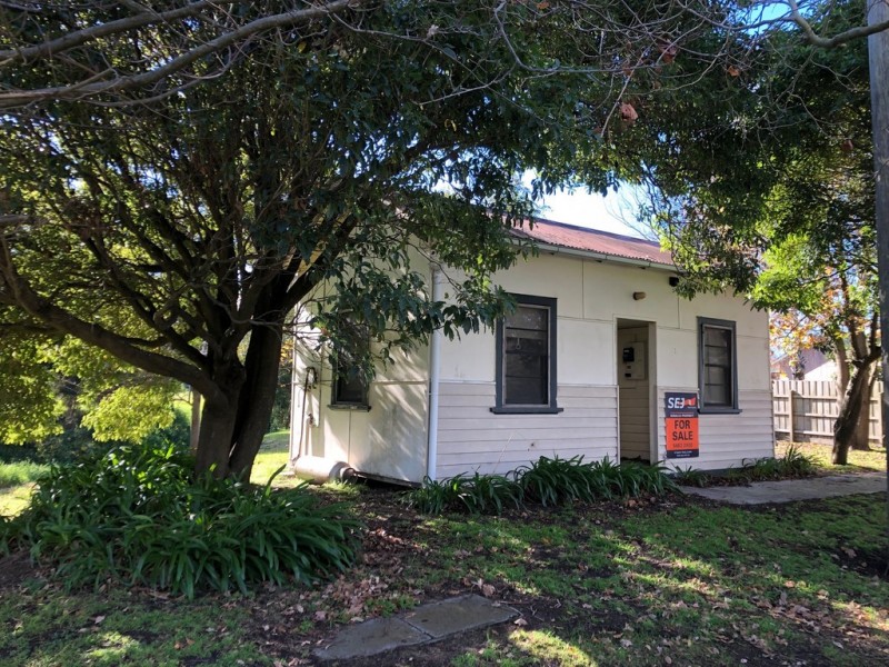 7 Main St, Welshpool VIC 3966