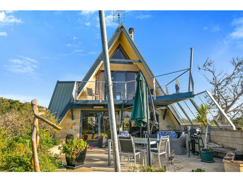 16 Harbour View, Sandy Point VIC 3959